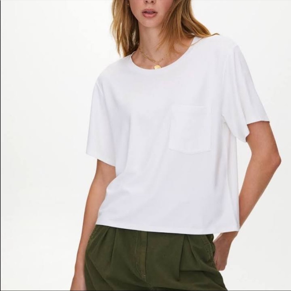 🖤 2/$15 🖤 Daily Ritual Relaxed Fit Shirt - Picture 3 of 3